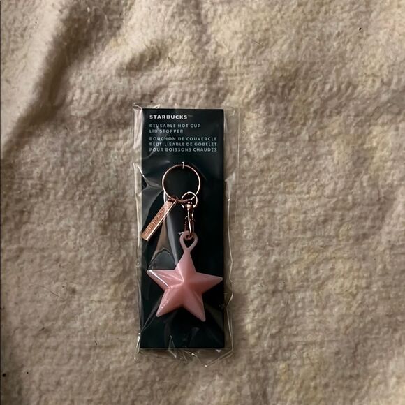 STARBUCKS REUSABLE HOP CUP LID STOPPER KEYCHAIN HOLIDAY 2023 NEW - Picture 1 of 2